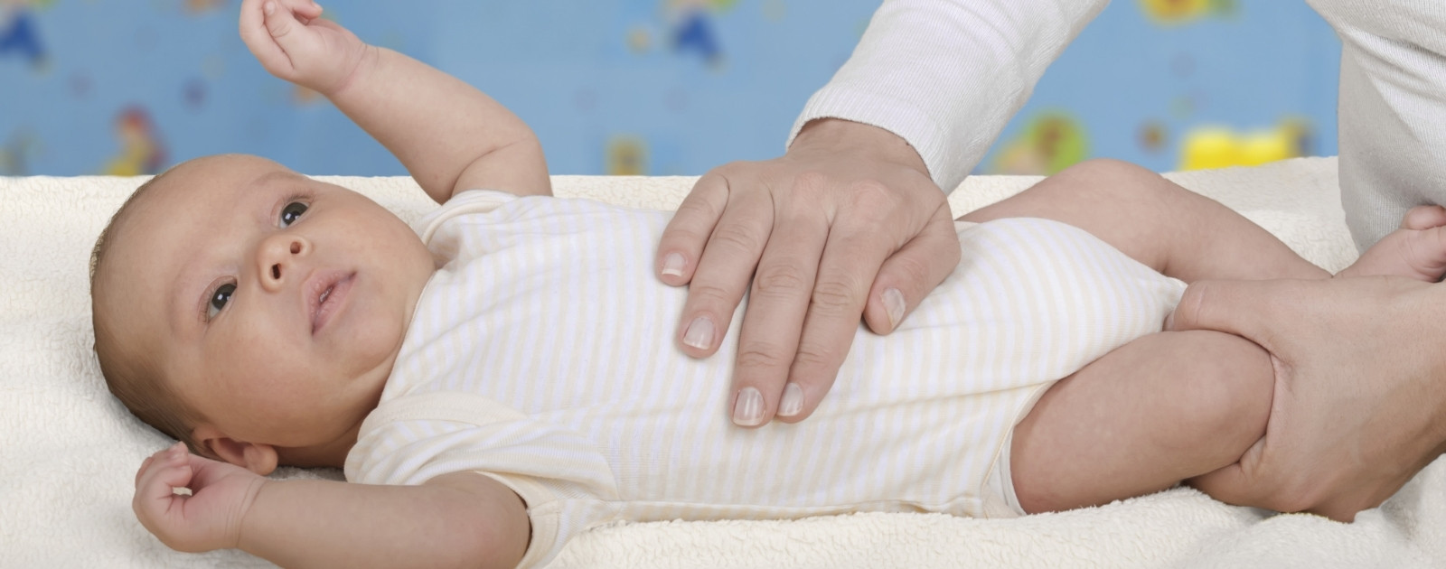 aliviar cólicas do bebé