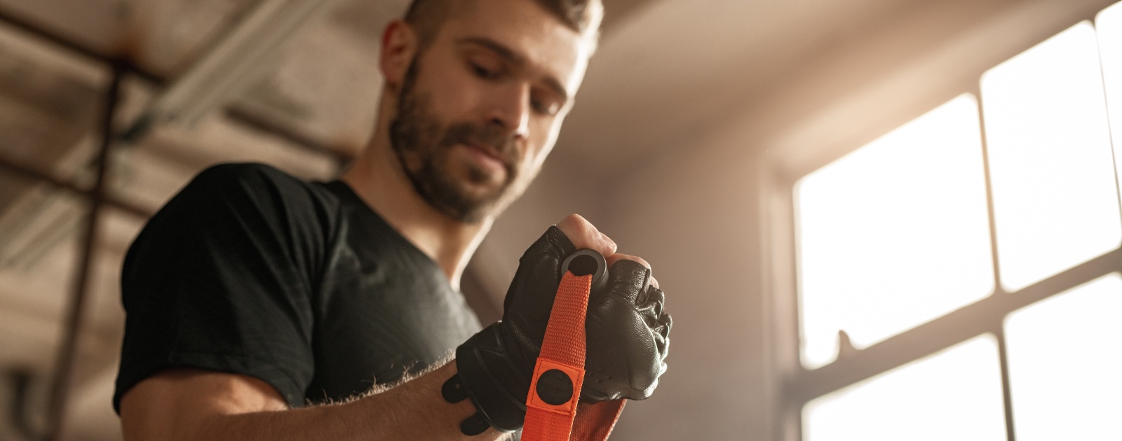 homem a fazer um treino de resistência