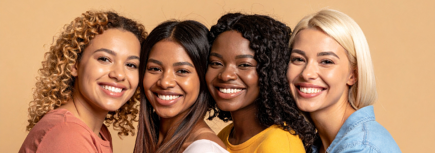 Mulheres diversidade sorrirem