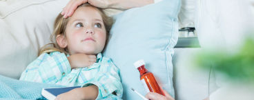 menina a ser vista pelo médico