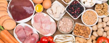 fígado, carne de aves e frutos secos